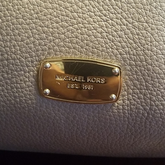 Michael Kors blush colored leather shoulder bag - Picture 2 of 7